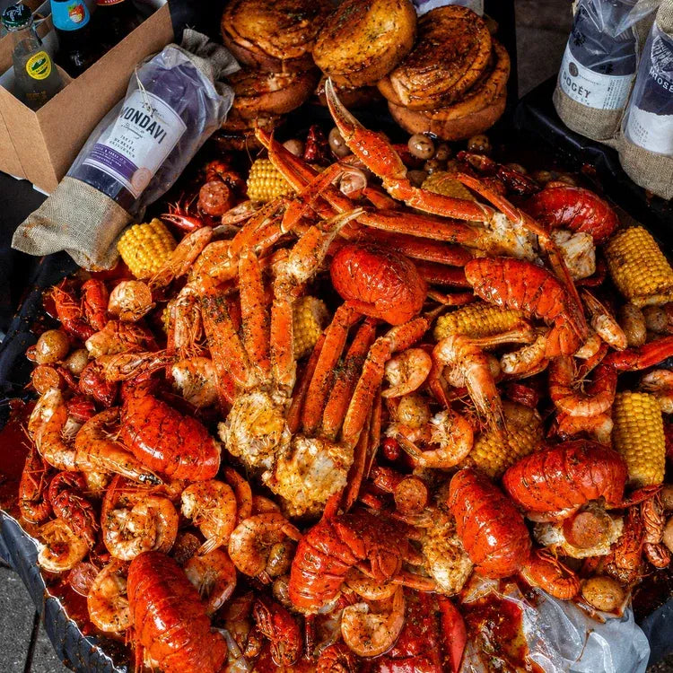 Which companies offer Cajun seafood boil catering for events? Boilbabyboil.com